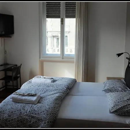 Piazza Goldoni فندق مبيت وإفطار ترييستي