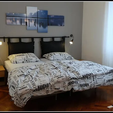 Piazza Goldoni 住宿加早餐酒店 3*